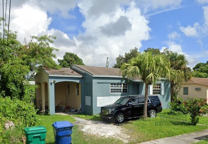 Flip for Sale in Miami $437,000 ( arv $600k )
