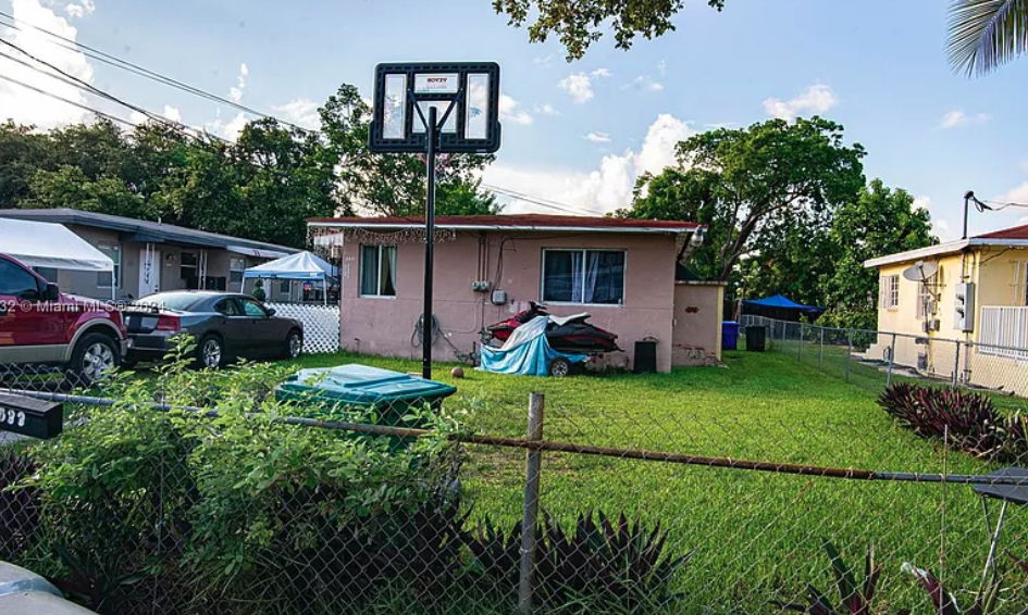 2531 NW 32nd St, Miami 33142