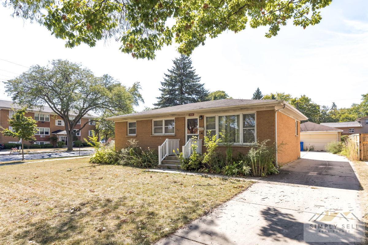 $156k+ MARGINS 😲 3 Bed / 1 Bath SFH Deal in Mt. Prospect, IL! 3D Walkthrough, Floorplans, and Photos 📷 Included 👇