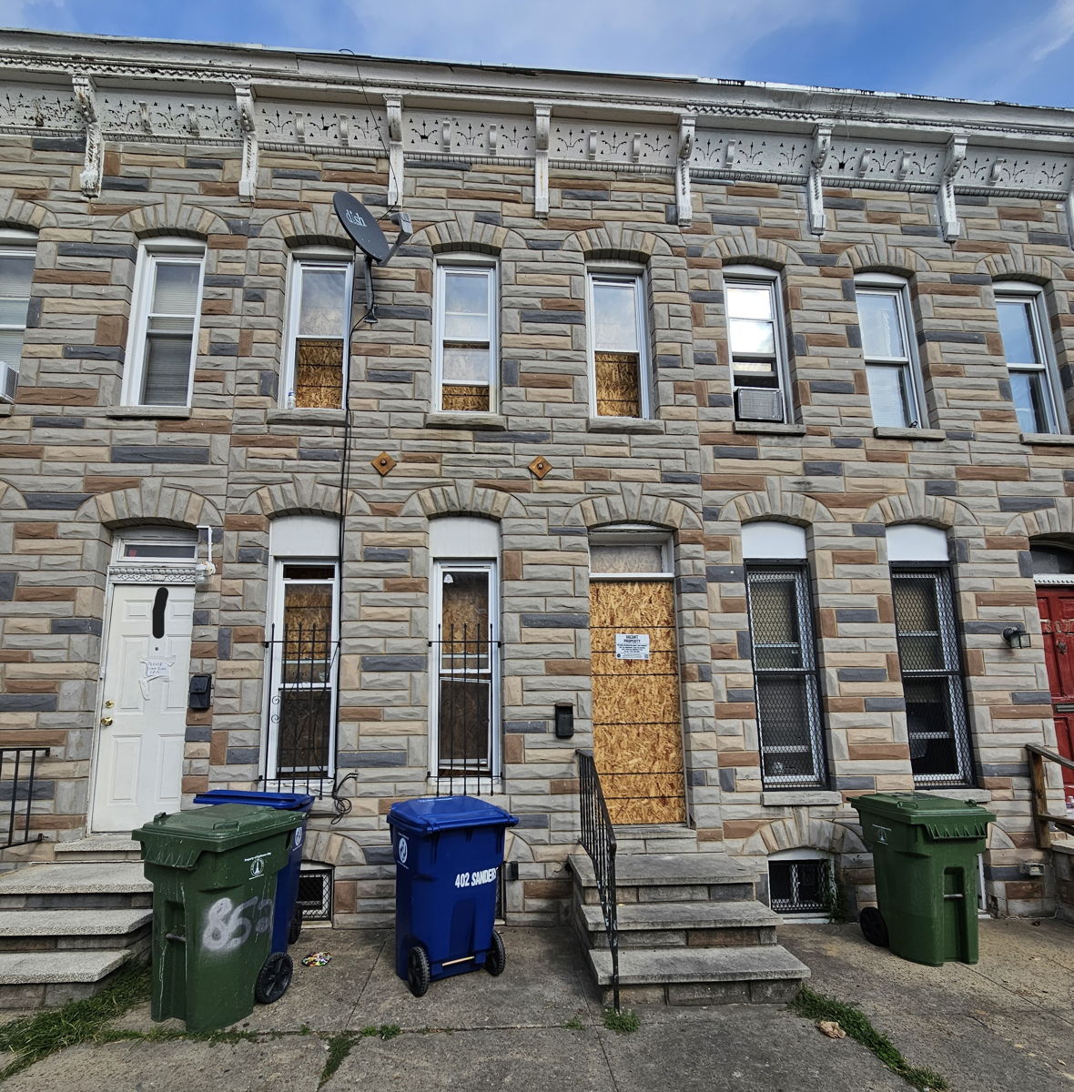 🏘️ 21223 Mt Claire Solid Shape Rowhome Available $55K🍁