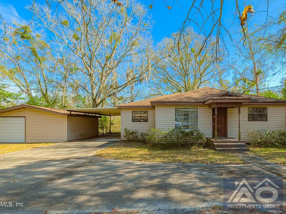 3 bed/ 3 baths in Jacksonville 242k!