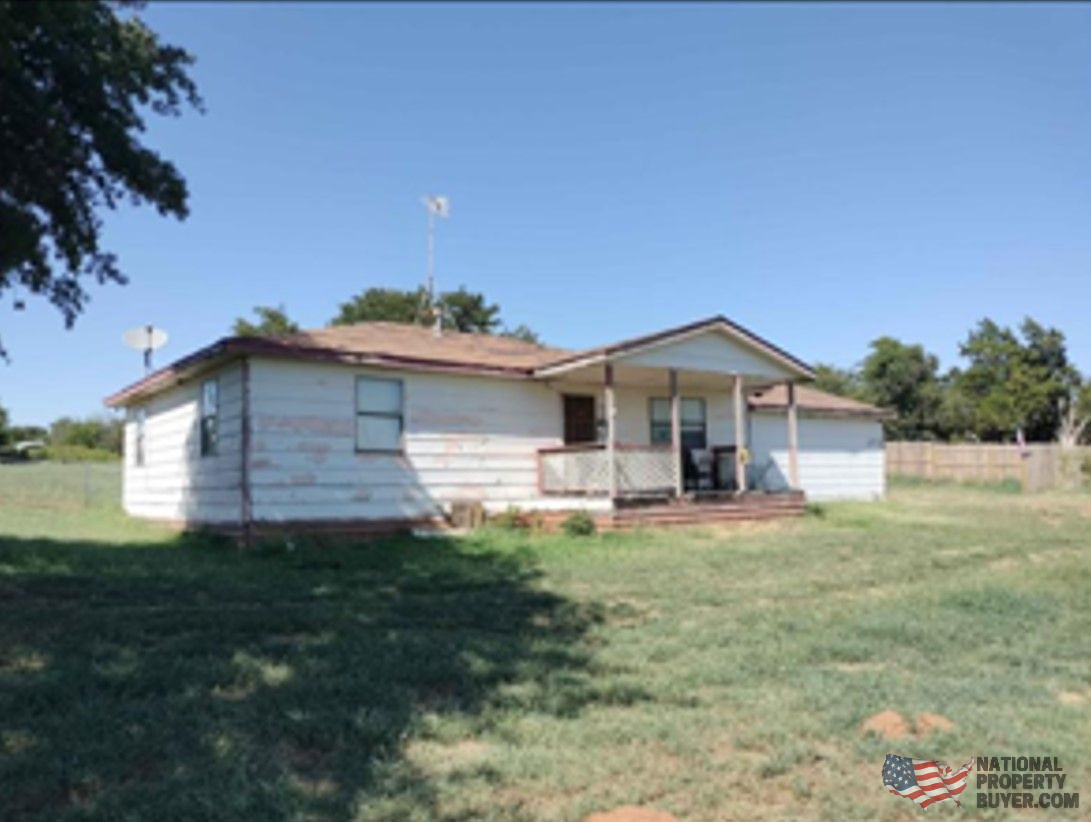 (Cement, OK) Single Family Home On 2 Acres