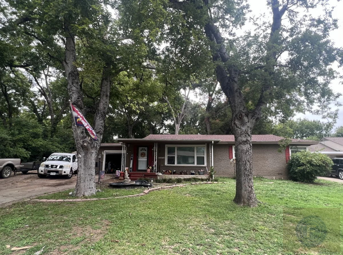GREAT FIX AND FLIP OR BUY AND HOLD IN RICHLAND HILLS TX 76118