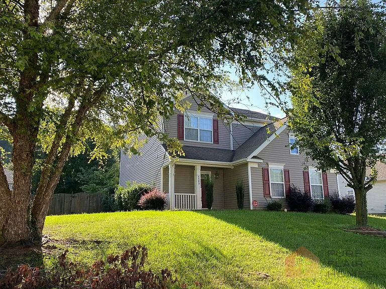 5502 Pinebrook Lane, Winstone Salem NC