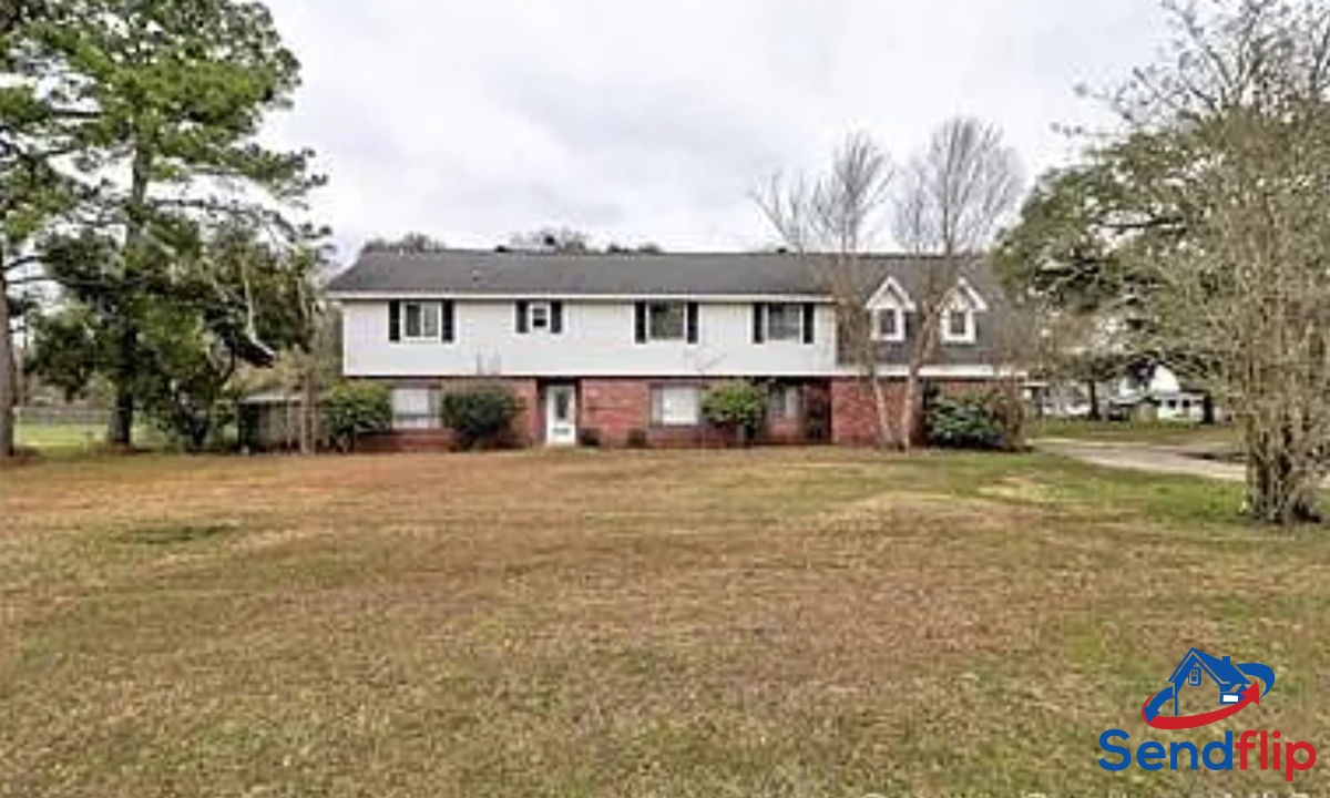 AMAZING CO-LIVING OPPORTUNITY  6 BED 5 BATH 4625 SQ FT