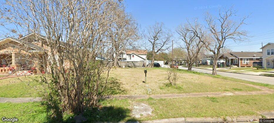 Great Corner Lot 2.5 m From Downtown Houston