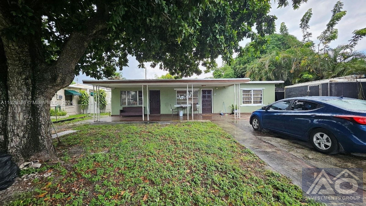 3 bed 2 bath single family in Hialeah! 419k worth 590k