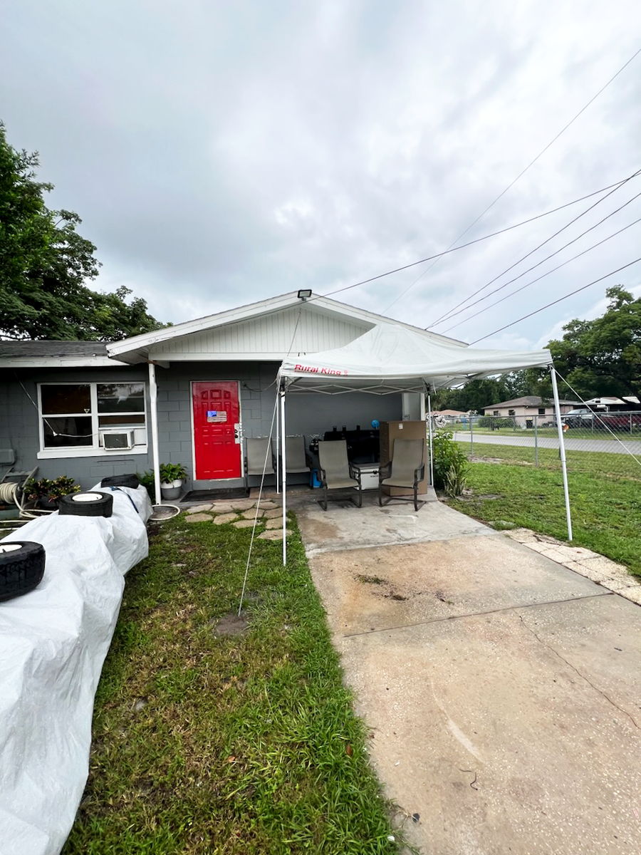 33823 🔥 Corner-Lot Fixer-Upper in Auburndale – Amazing Deal! 🔥
