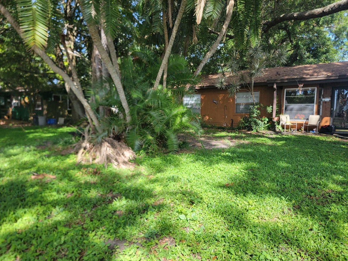 4 Bed / 3 Bath SFH with Tons of Potential in Bradenton (NOT IN MLS)