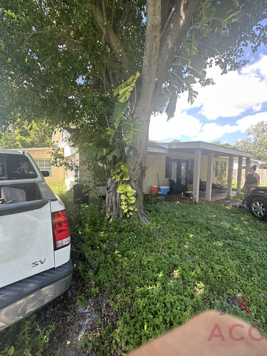 🔥🔥 New Off Market Opportunity Largo, Light Fixer upper🔥🔥 Pics included
