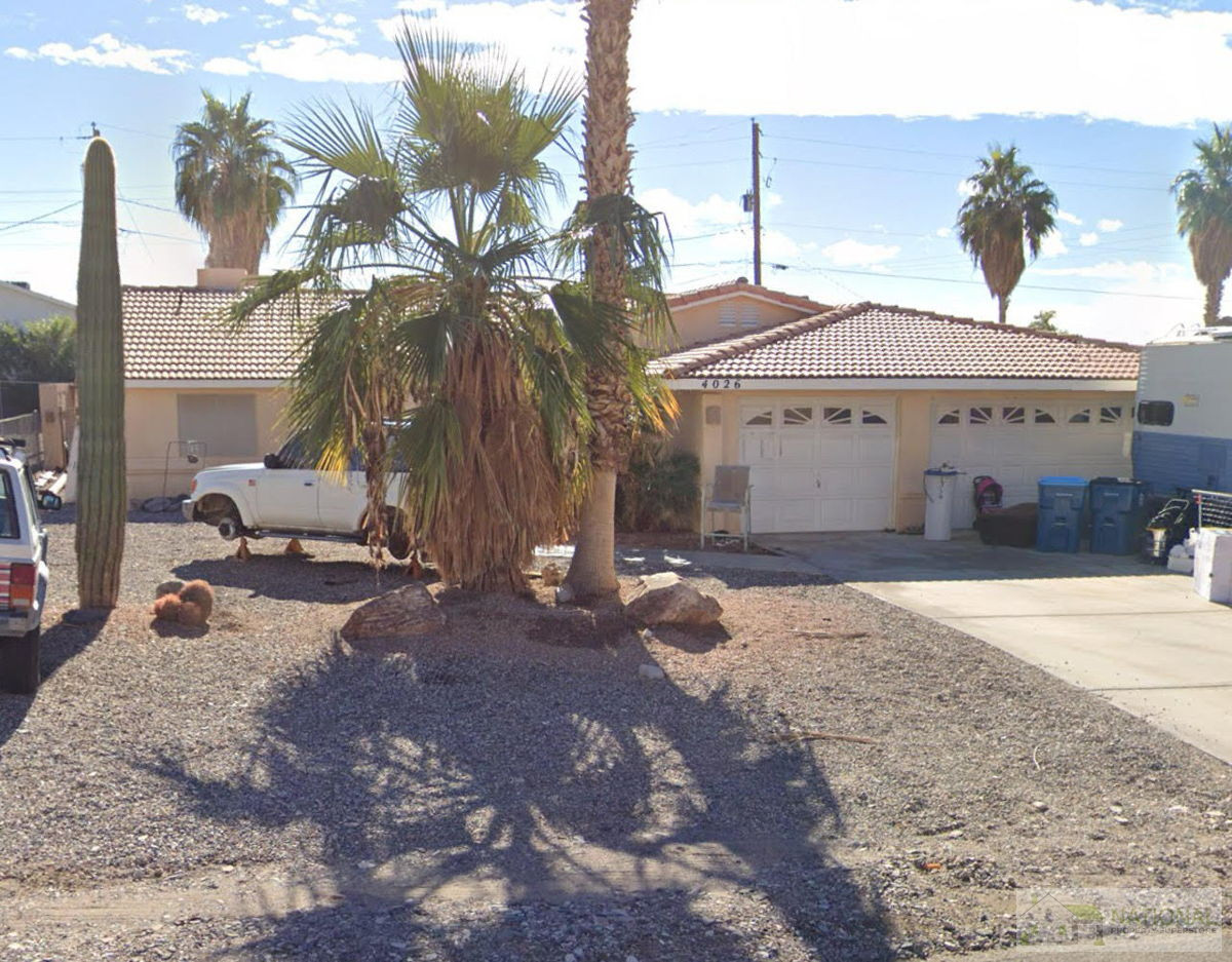 Fix & Flip in Lake Havasu 3 bed 3 bath 3 Garage POOL NO HOA
