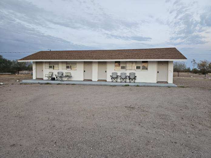 29 Acres Zoned Commercial with 7 Houses - Prime Opportunity!💰