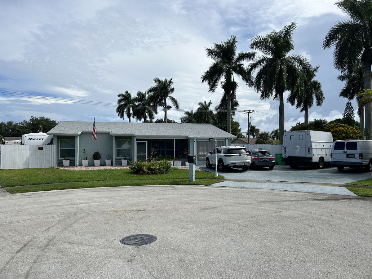 🚨EASY FLIP OPPORTUNITY⚠️ $600K HOME FOR $475K💰THOUSANDS OF DOLLARS OF UPGRADES | Sunrise, FL | VIDEO AND PICTURES INSIDE📸