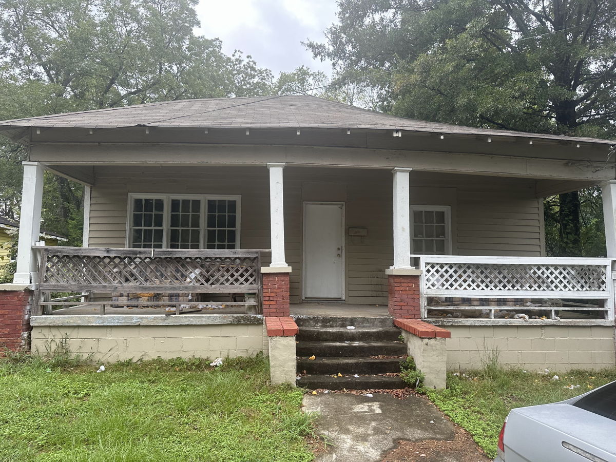 566 Greyhound St. 36104