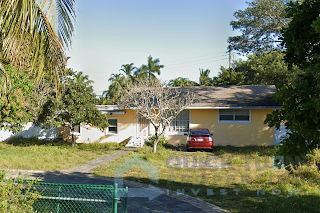 Multi-Family Home With Great Potential With An Oversized Lot 👍
