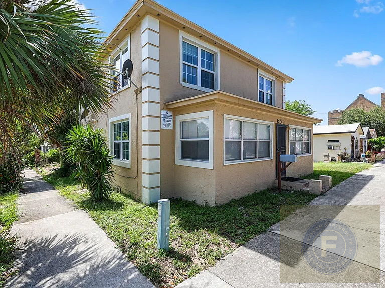 GREAT FIX AND FLIP OR BUY AND HOLD IN WEST PALM BEACH FL 33401