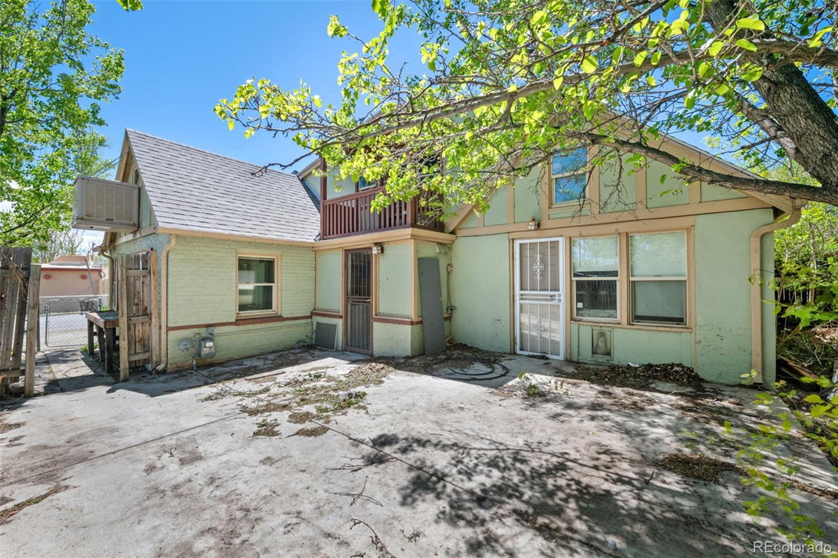 (Lakewood, CO) 🚨GREAT COMPS🚨 3/2 + Large Lot + Easy Reno + Awesome Investment Opportunity