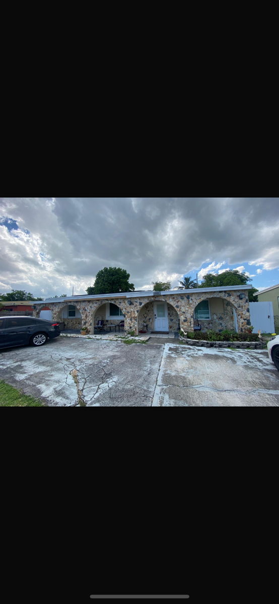 (🌴 FORT LAUDERDALE ,FL) 🚨 GREAT FLIP OPPORTUNITY 🚨 4 Bedroom 2 Bath