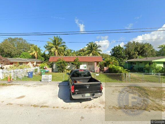 GREAT FIX AND FLIP OR BUY AND HOLD IN MIAMI FL 33161 TRIPLEX