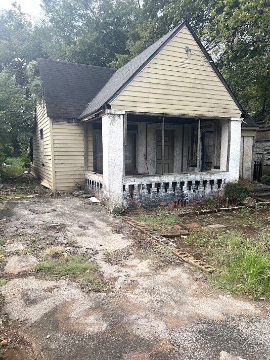 💎⛏️Fixer-Upper Opportunity in 35205 – 3BR/1BA with Huge Potential!💎⛏️