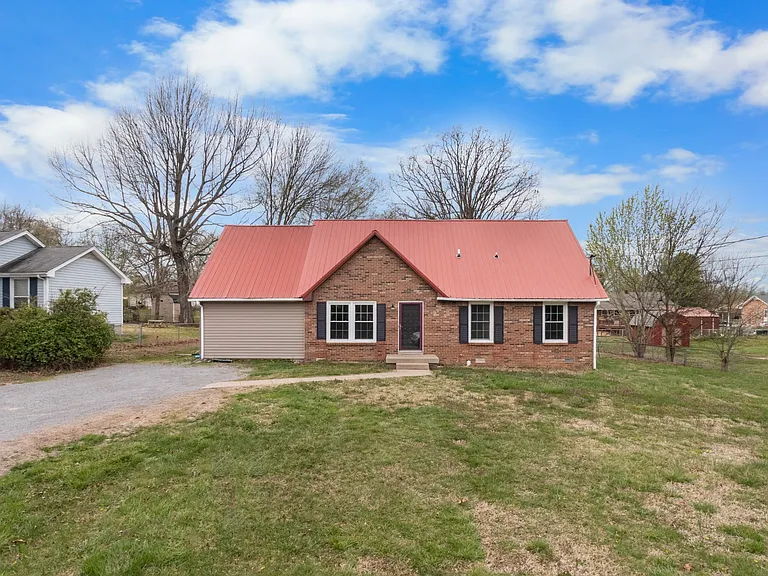 CLARKSVILLE TN LOW INTEREST TURN KEY CASHFLOWING SELLER FINANCE DEAL