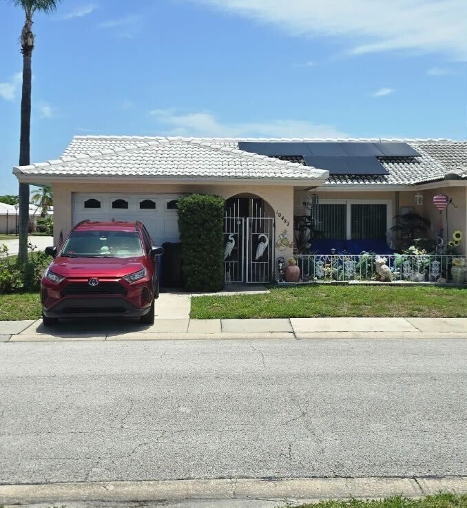 Pinellas Park, FL 33782 🌴🏡 | $149K – Charming 55+ Villa with Solar Savings!