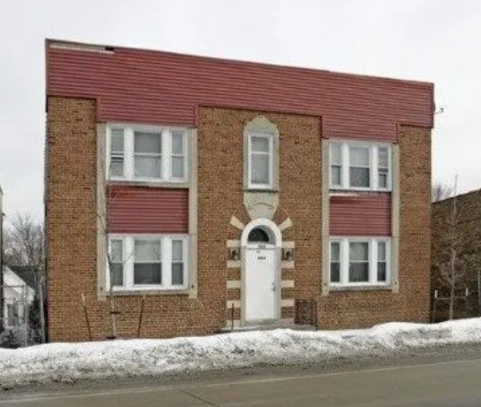 ⭐️ Fully occupied, Brick 8-unit multi family building ⭐️