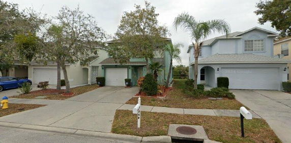 🏡 Lakefront Home in Brandon, FL! 🏡