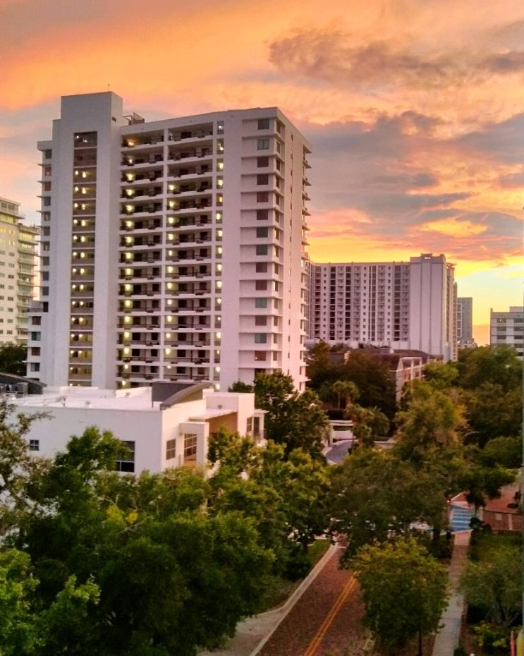 OFF-MARKET Downtown Orlando Top Floor Condo with AMAZING Views!