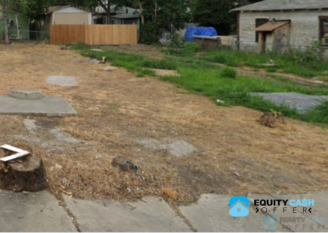 Vacant Lot In San Antonio, TX!🍄