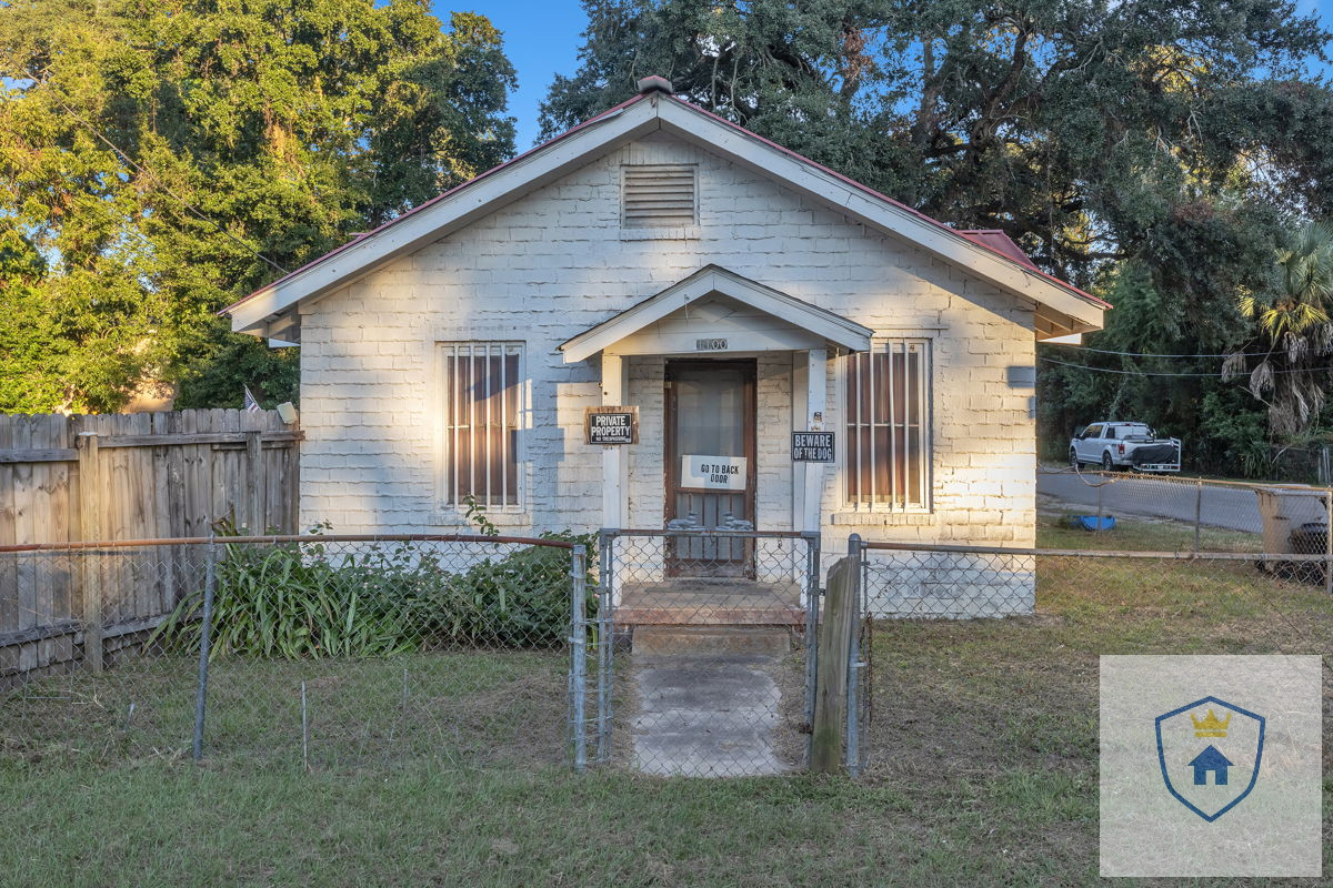 $90k SPREAD PENSACOLA FIX AND FLIP OR BUY AND HOLD