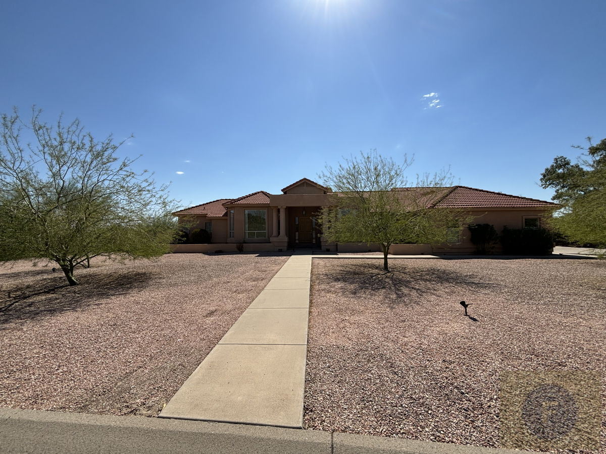 GREAT FIX AND FLIP OR BUY AND HOLD IN FOUNTAIN HILLS AZ 85268