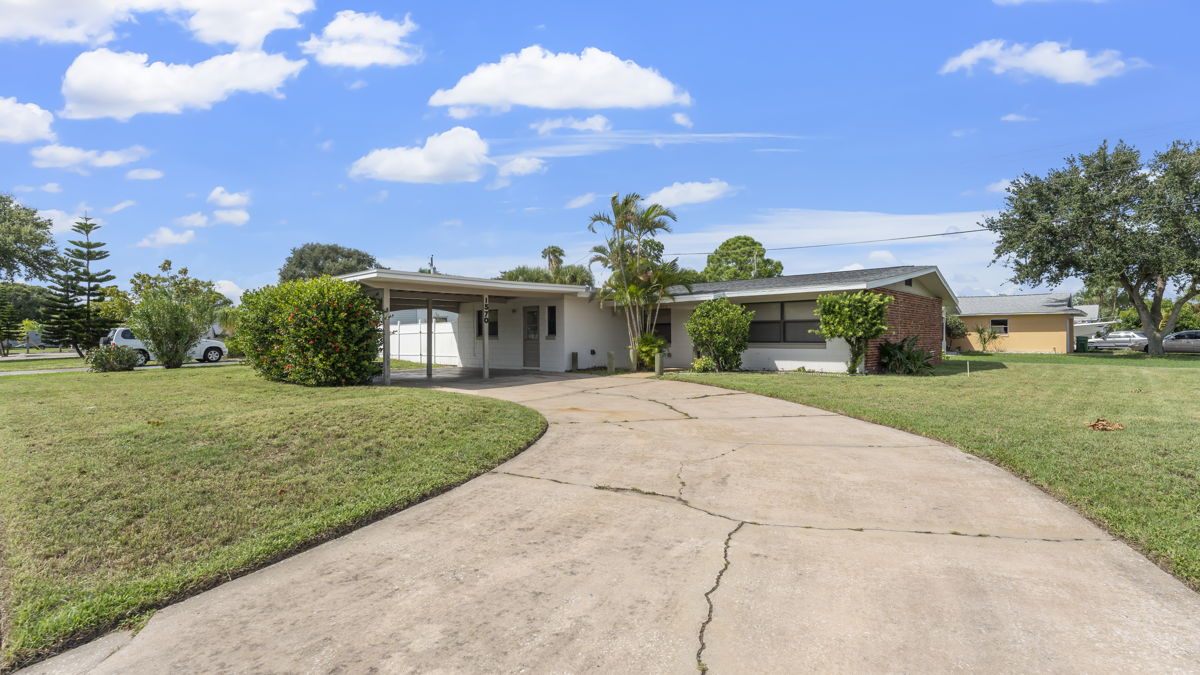 🏡  Charming 3-Bedroom Home in Merritt Island! 🏡