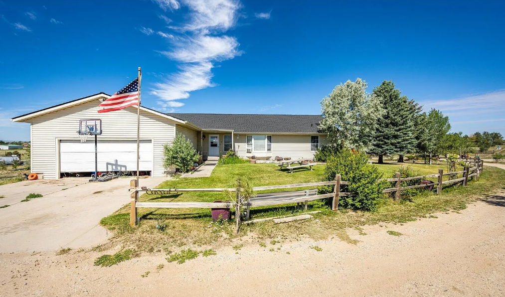 HOT Deal! 💰 6/4 SFR located in Elizabeth, CO 80107 🚗