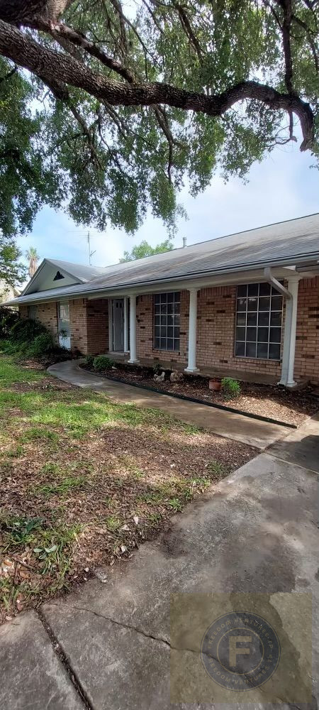 GREAT FIX AND FLIP OR BUY AND HOLD IN SAN ANTONIO TX 78229
