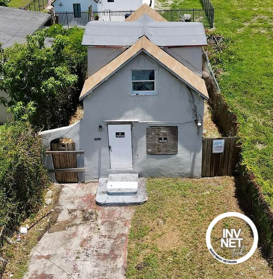 (Miami, FL) 🚨Don’t miss out!! 🚨🏡 Wonderful location for an investment!! 🏡