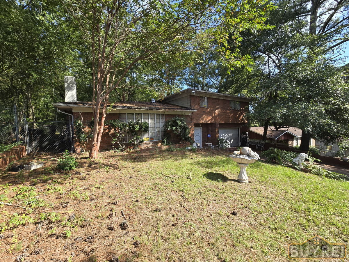 🏡 Solid Brick Fixer-Upper in Birmingham! 💪 Heavy Rehab Needed – Investor's Dream! 💰