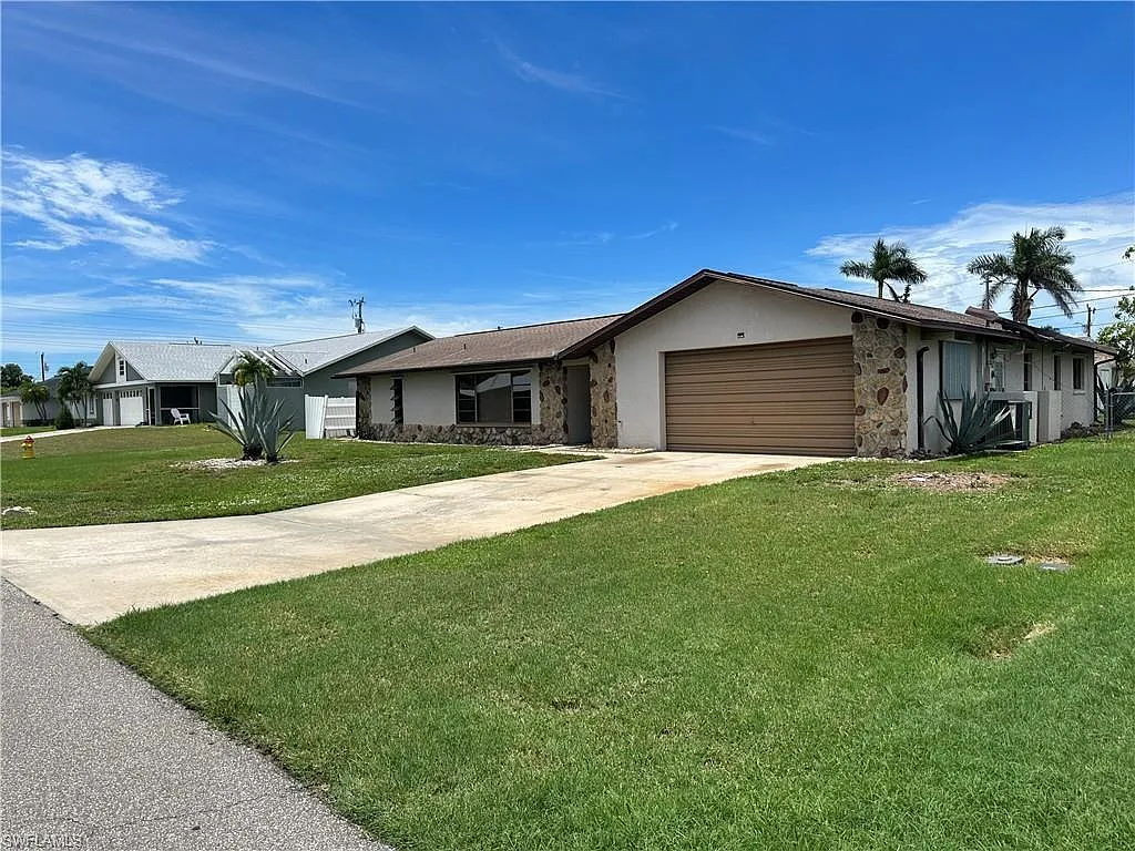 📍 (Cape Coral, FL 33904) 🏠  Quick & Easy Cosmetic Flip with BIG Spread!🏠