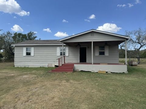 HUGE INVESTMENT POTENTIAL/ 4BD- 3BTH/ ON 1 ACRE!