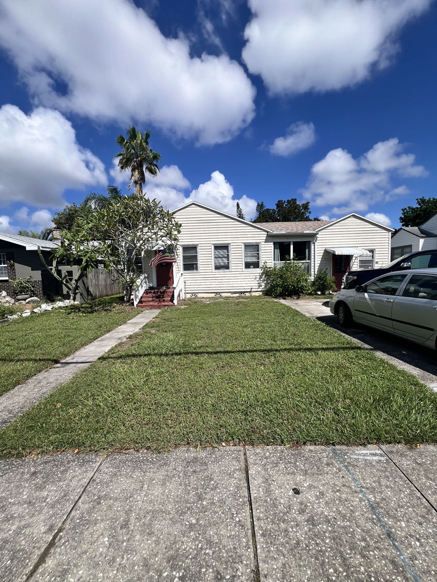 🔥👵 St Pete Kenwood 3 / 2 with In-Law Suite 👵🔥