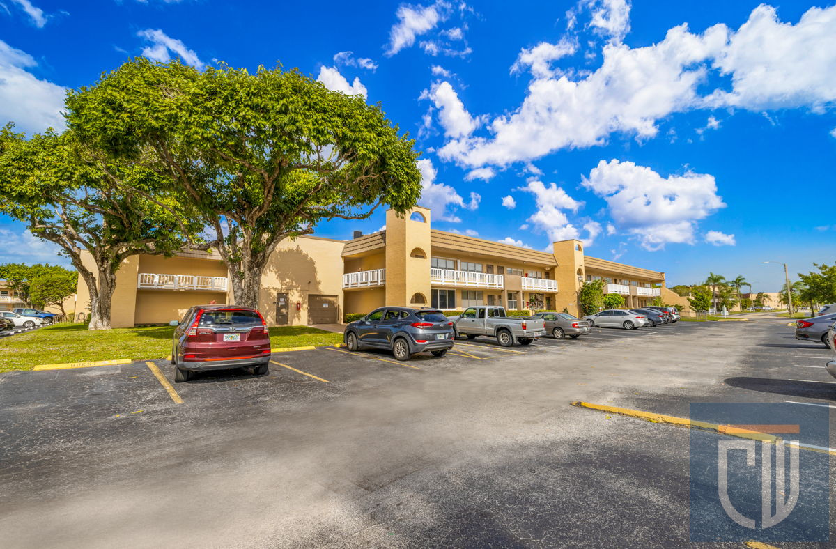 Cheap Sunrise Gem! 1/1 55+ Condo Buy $65K ARV $116K