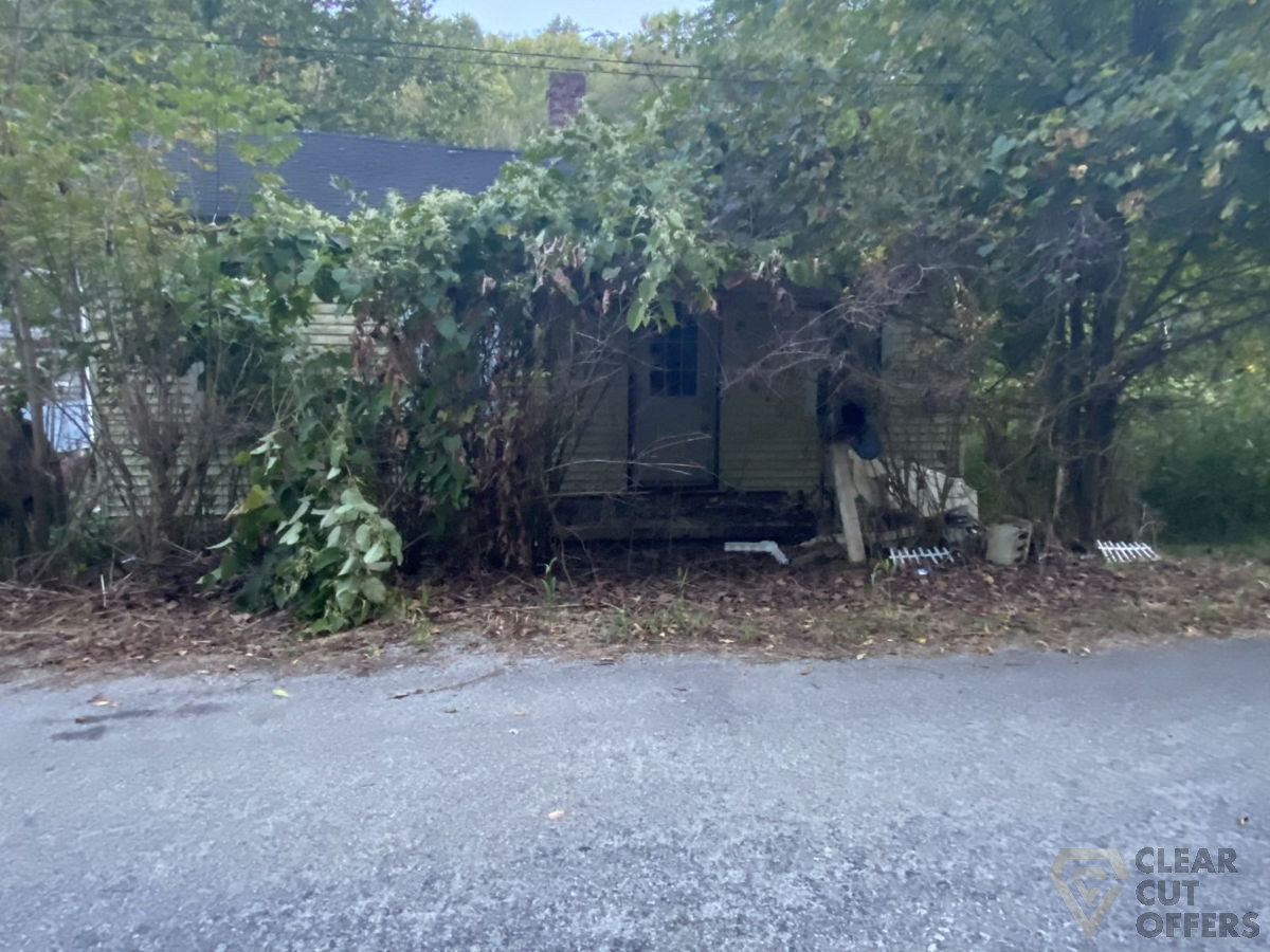 FIXER UP IN COAL CENTER FOR A STEAL ONLY ASKING 10K