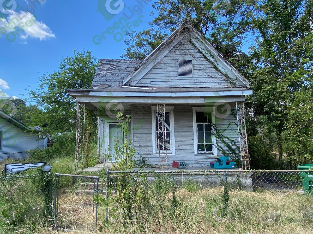 🌳 Property under 60k! 5 min from Downtown! Contact us! 📍📞