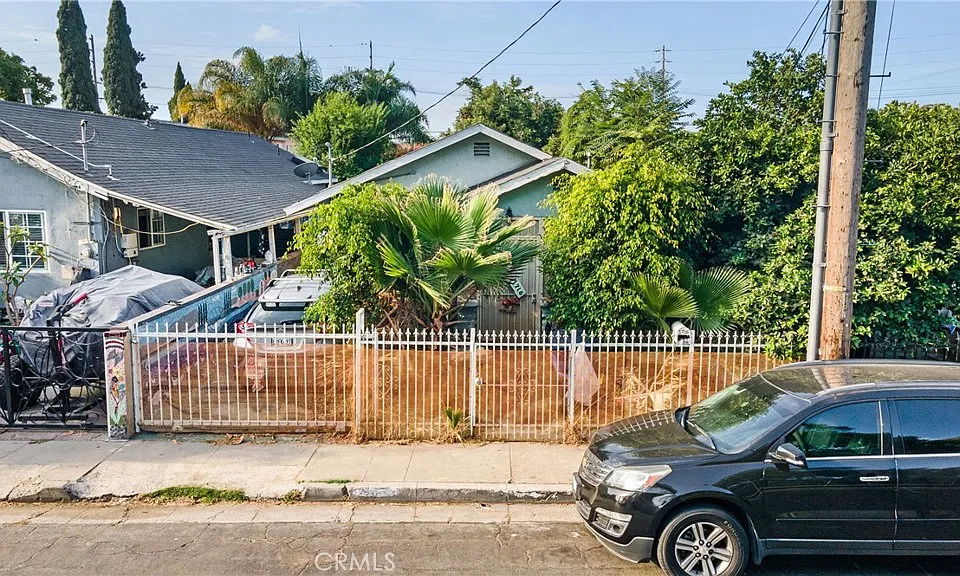 Watts Neighborhood Los Angeles 2 Bedroom Home