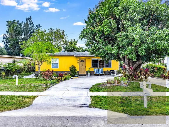 GREAT FIX AND FLIP OR BUY AND HOLD IN WEST PALM BEACH FL 33409