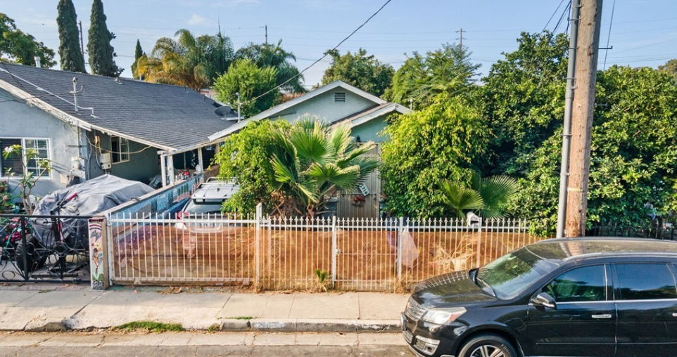 💸 Affordable Gem: 2BD Home in LA Near Watts Towers! 🏠