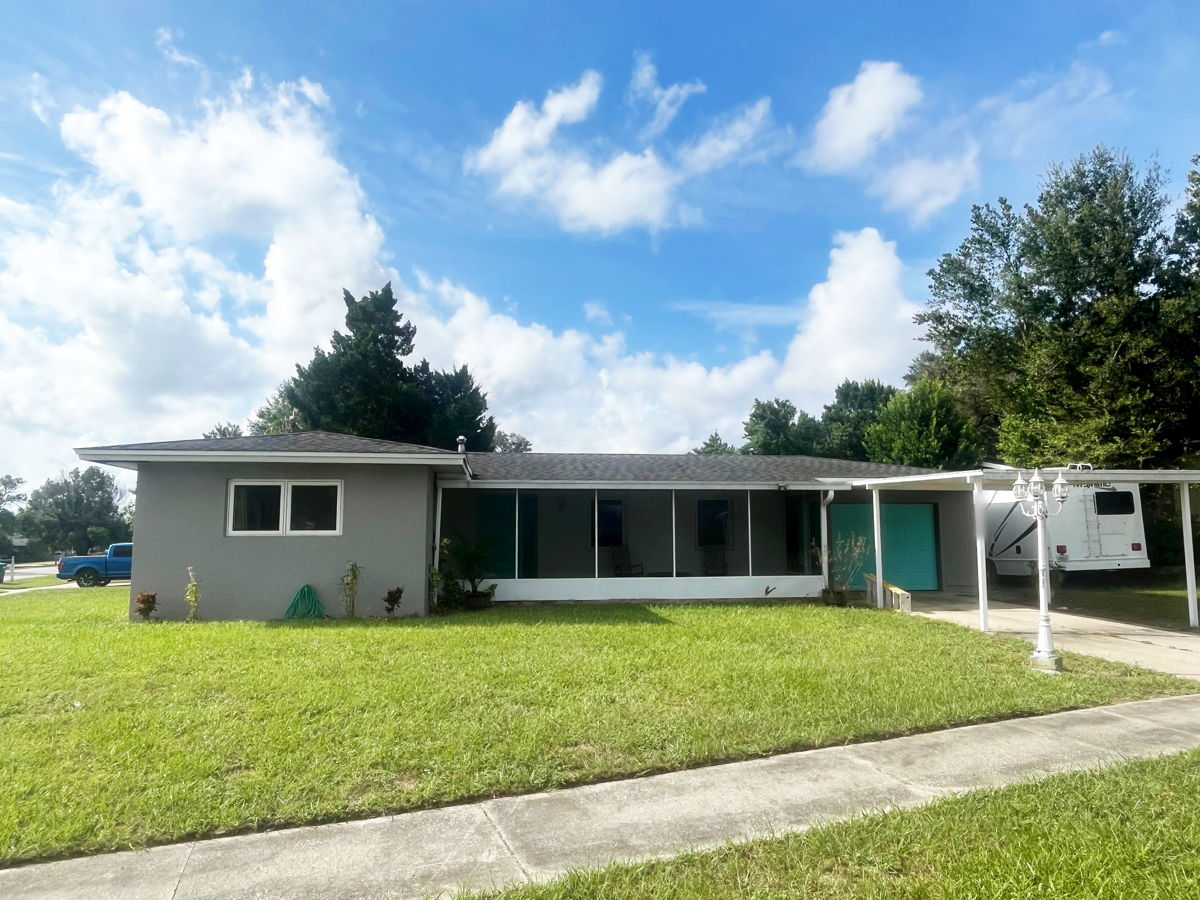 32725 🌟 Amazing Off-Market Deltona Flip Across from McGarity Lake! 💰