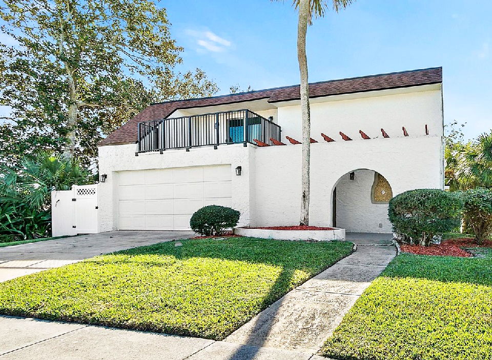 32176 🌊 Discounted Beachside Gem in Ormond Beach! 🏝️