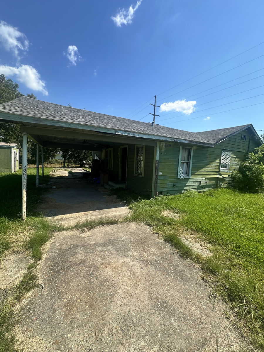 GREAT FLIP OR NEW BUILD OPPORTUNITY IN LAKE CHARLES FOR ONLY $13,990!!