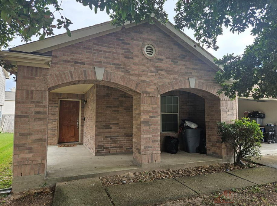 Investor Opportunity in Baytown, TX – Spacious 3-Bedroom, 2-Bath Home with Strong Rental Potential!